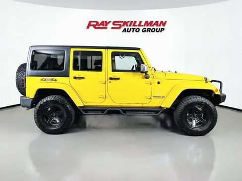 Used 2015 Jeep Wrangler Unlimited Sahara w/ Dual Top Group AWD/4WD image 8
