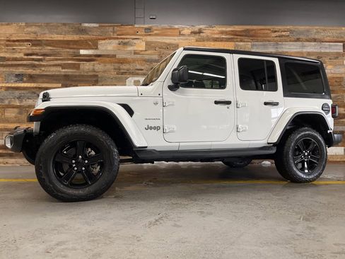 Used 2021 Jeep Wrangler Unlimited Sahara w/ Dual Top Group image 16