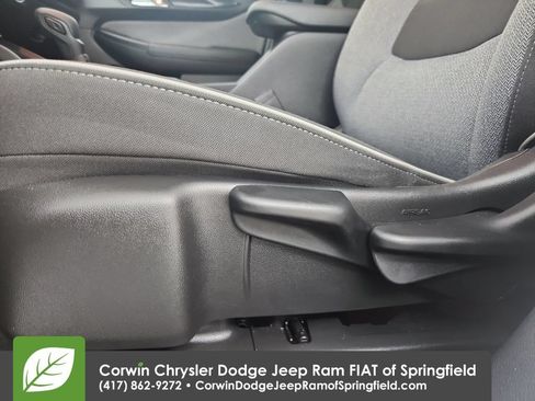 Used 2025 Chevrolet TrailBlazer LT AWD/4WD image 19