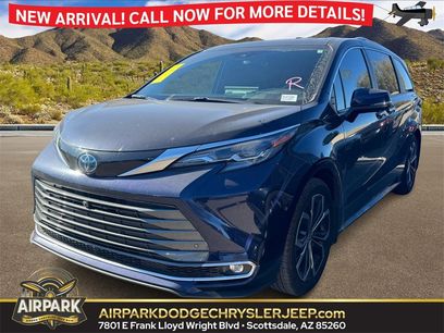 Used 2025 Toyota Sienna Platinum