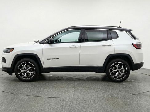 Used 2025 Jeep Compass Limited image 5