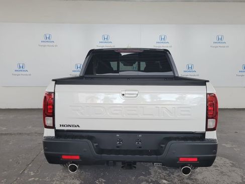 New 2026 Honda Ridgeline Black Edition image 5