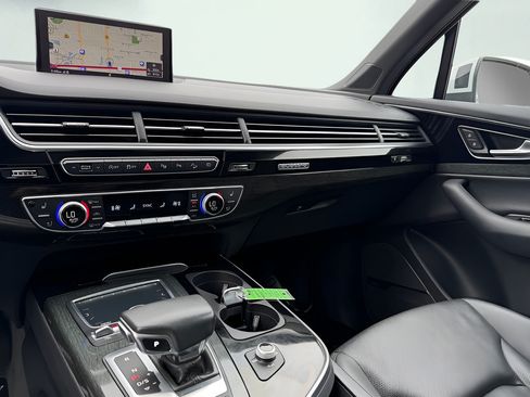 Used 2019 Audi Q7 3.0T Prestige AWD/4WD image 44
