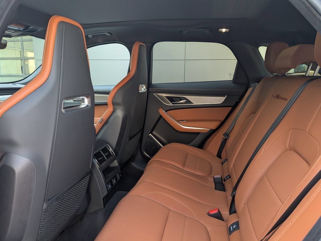 Certified 2026 Jaguar F-PACE R-Dynamic S AWD/4WD image 15
