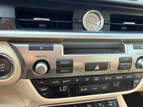 Used 2013 Lexus ES 350 w/ Luxury Pkg FWD image 15