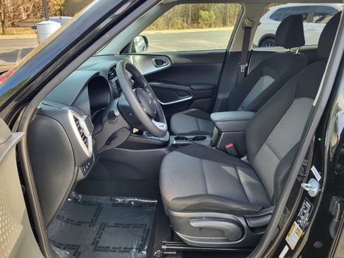Used 2023 Kia Soul LX w/ Option Group 015 image 11