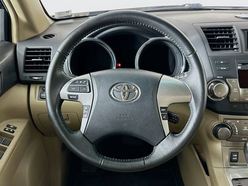 Used 2012 Toyota Highlander SE w/ Tow Pkg image 13