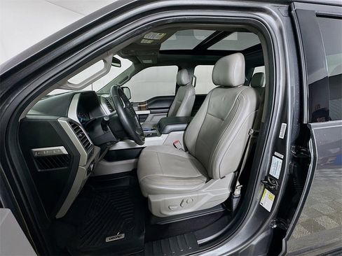 Used 2015 Ford F150 Lariat image 25