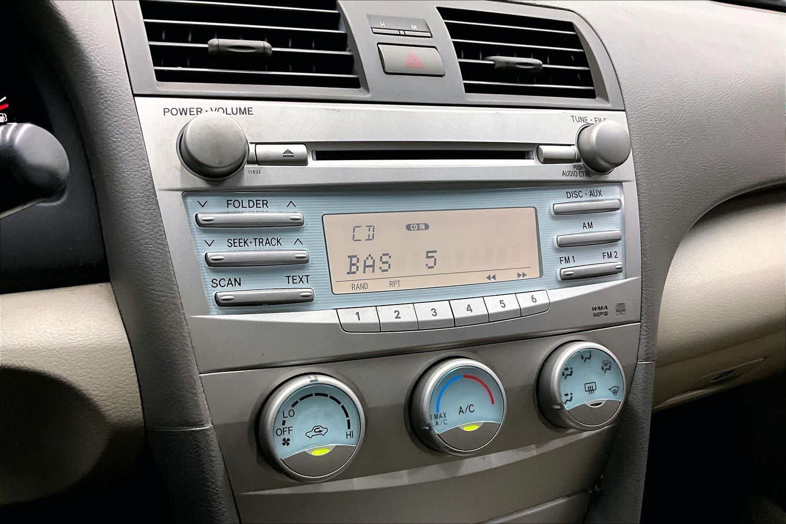 Used 2009 Toyota Camry LE FWD image 30