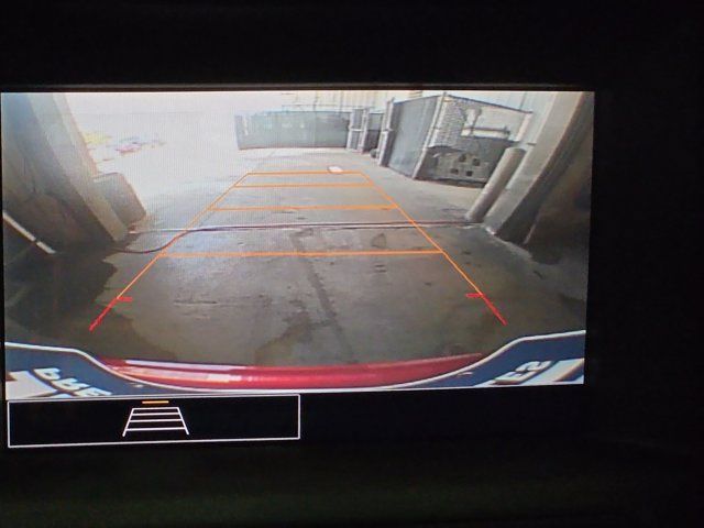 Used 2024 GMC Terrain SLE w/ Driver Convenience Package FWD image 21