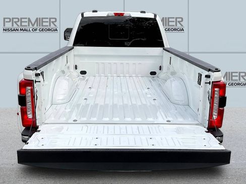 Used 2023 Ford F350 Lariat AWD/4WD image 9