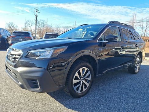 Used 2021 Subaru Outback Premium image 3