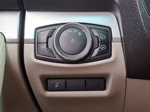 Used 2013 Ford Explorer XLT AWD/4WD image 31