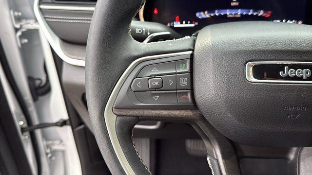 Certified 2024 Jeep Grand Cherokee Limited w/ Luxury Tech Group II AWD/4WD image 16