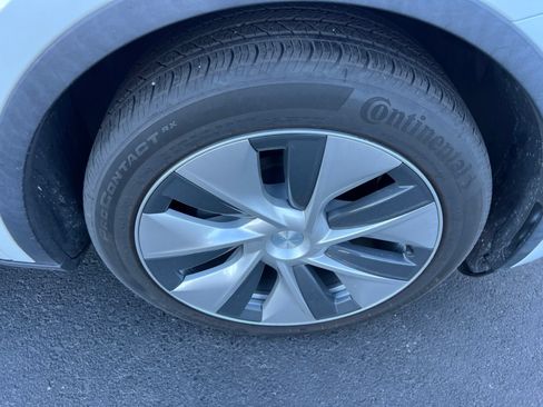 Used 2021 Tesla Model Y Long Range AWD/4WD image 13