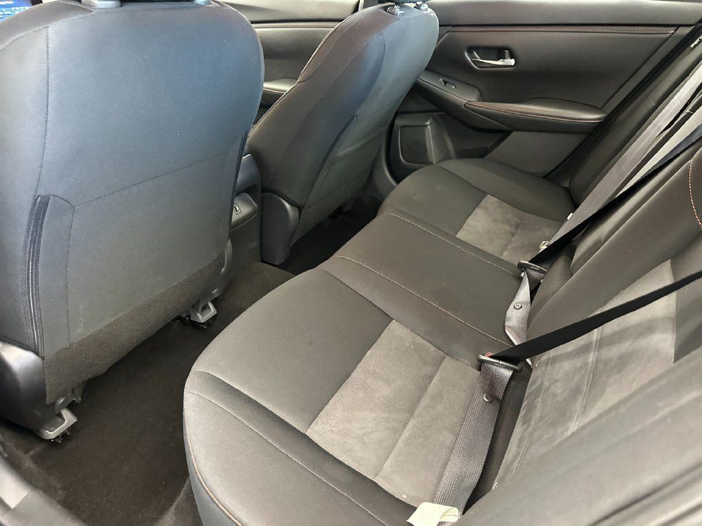 Used 2025 Nissan Sentra SR FWD image 11