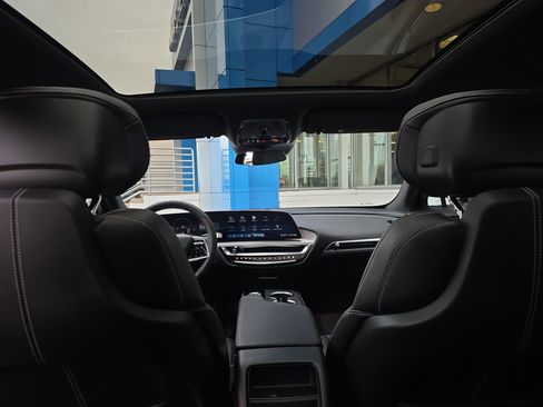 Used 2025 Cadillac Lyriq Sport image 40