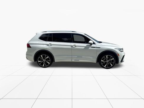 Used 2022 Volkswagen Tiguan SEL R-Line AWD/4WD image 9