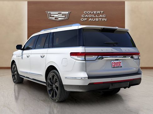 Used 2022 Lincoln Navigator L Reserve AWD/4WD image 3
