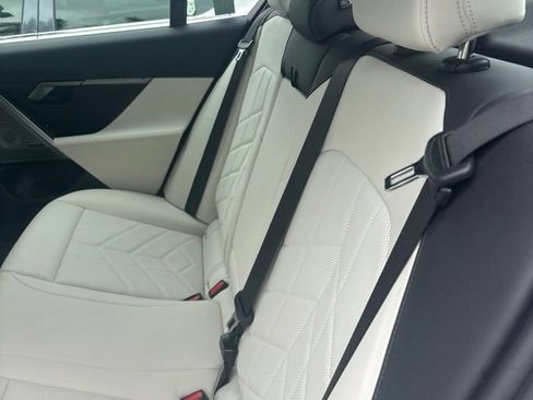 Used 2024 BMW 530i w/ Premium Package RWD image 5