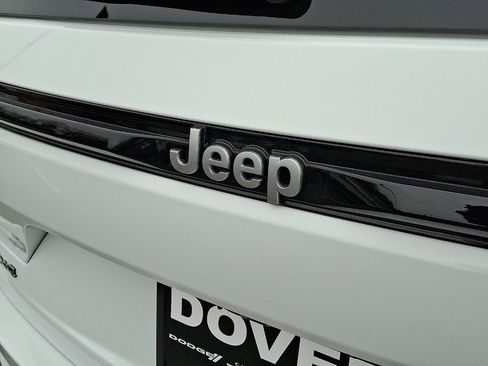 Certified 2023 Jeep Grand Cherokee Summit w/ Adv Protech Group IV AWD/4WD image 16