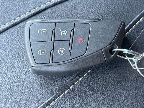 Used 2025 GMC Acadia Elevation FWD image 35
