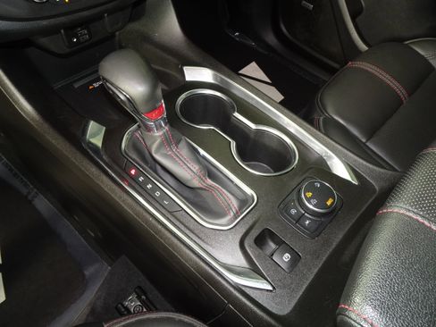 Used 2023 Chevrolet Traverse RS image 72