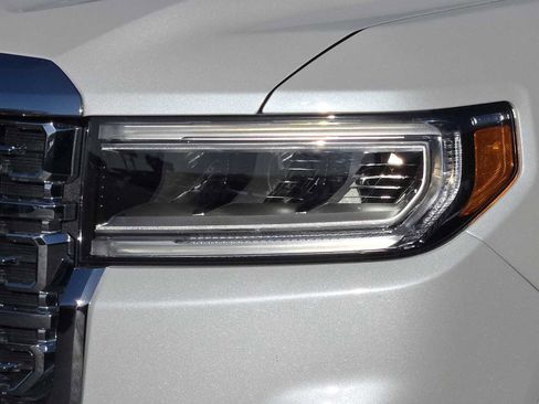 Certified 2023 GMC Acadia Denali w/ Denali Technology Package image 9