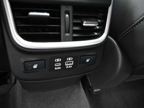 Used 2023 Subaru Outback Limited image 6