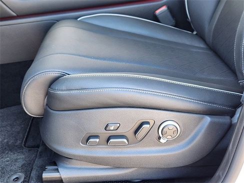 Used 2025 Genesis GV80 2.5T Prestige image 18