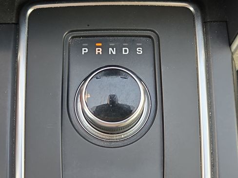 Used 2019 Land Rover Discovery Sport HSE AWD/4WD image 26