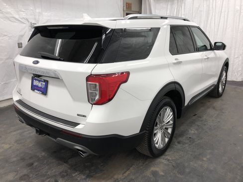 Used 2021 Ford Explorer Limited w/ Hybrid Equipment Group 310A AWD/4WD image 3