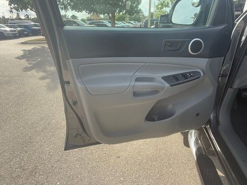 Used 2013 Toyota Tacoma 4x4 Double Cab image 25