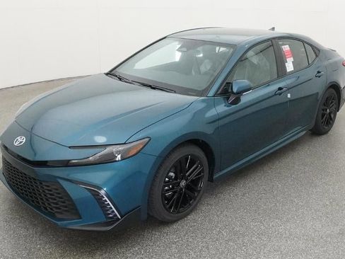 New 2026 Toyota Camry SE image 1