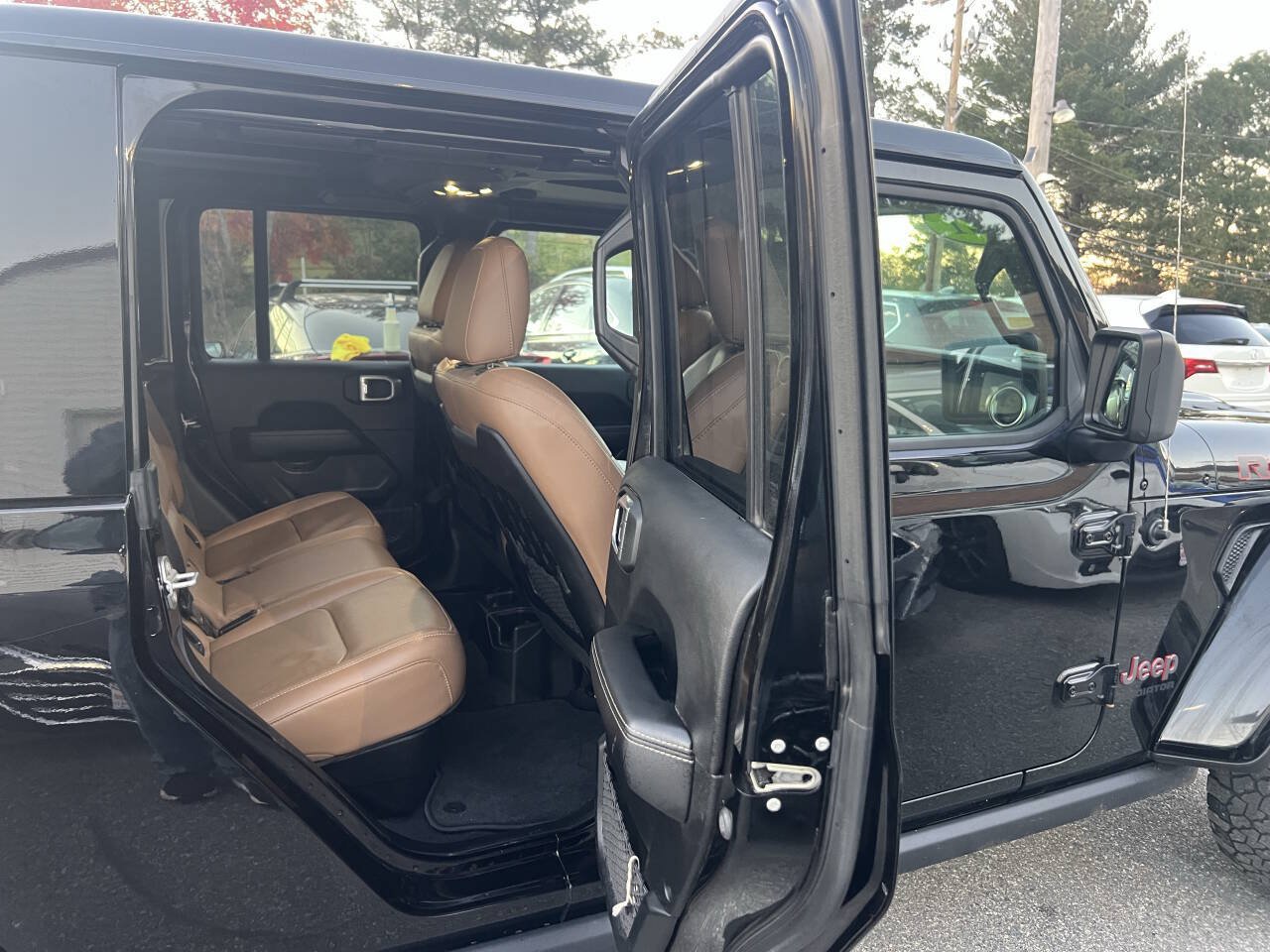 Used 2021 Jeep Gladiator Rubicon AWD/4WD image 15