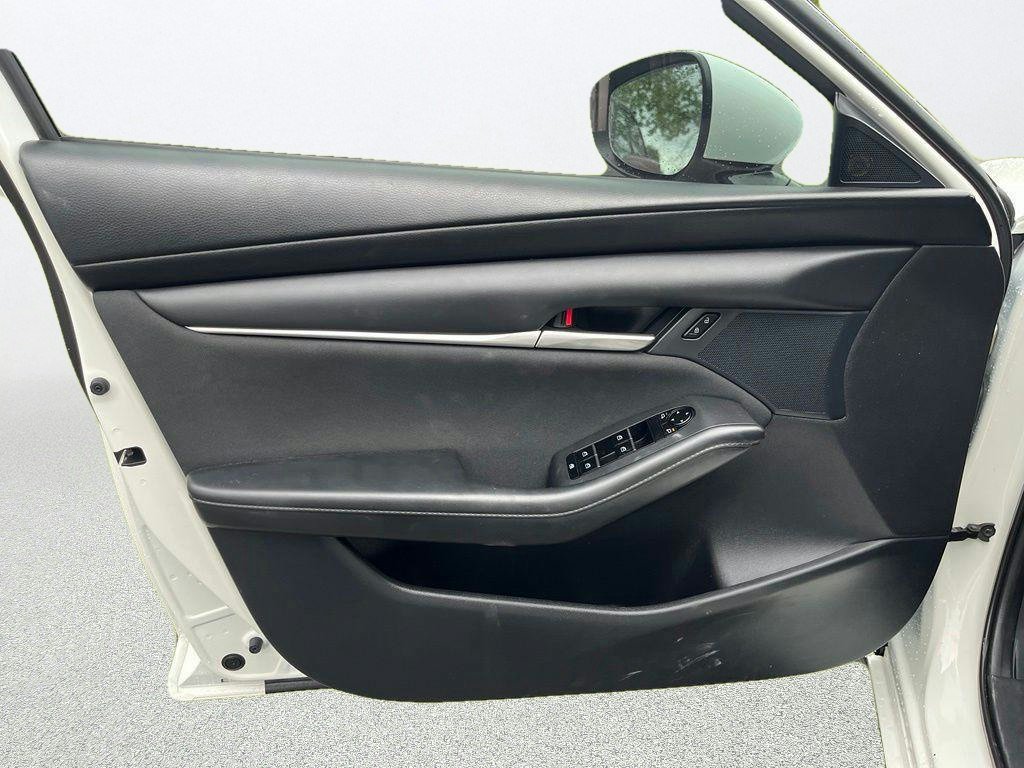Used 2024 MAZDA MAZDA3 s FWD image 9