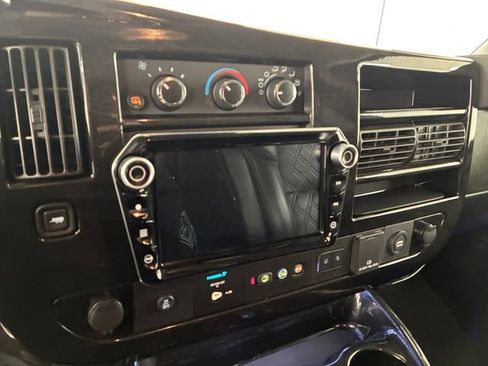 Used 2021 Chevrolet Express 3500 LS w/ Chrome Appearance Package image 25