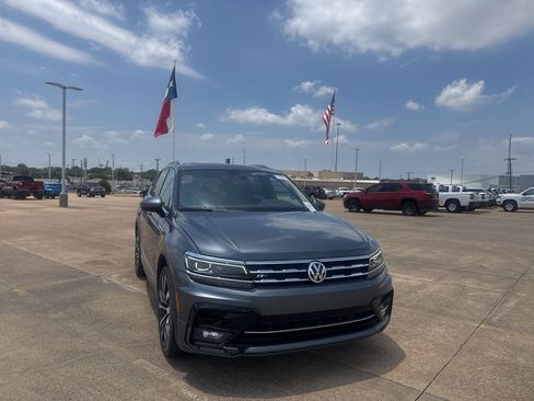 Used 2020 Volkswagen Tiguan SEL Premium R-Line w/ 3rd Row Seat Package AWD/4WD image 3