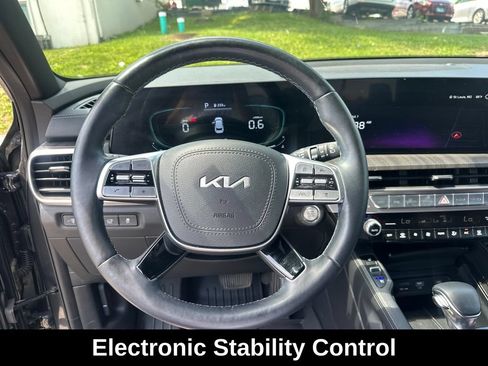 Used 2024 Kia Telluride EX w/ EX Captain's Chair Package AWD/4WD image 14