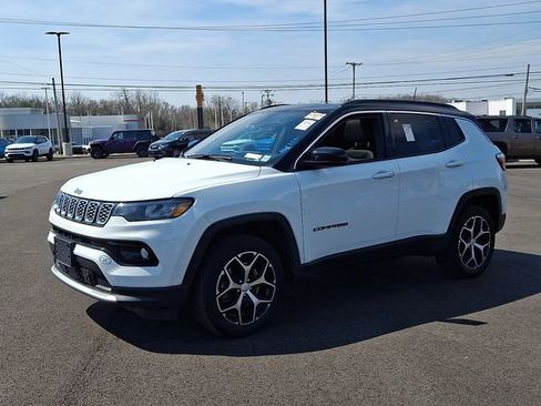 Used 2024 Jeep Compass Limited w/ Sun and Sound Group image 3
