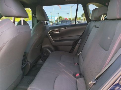 Used 2022 Toyota RAV4 SE image 16