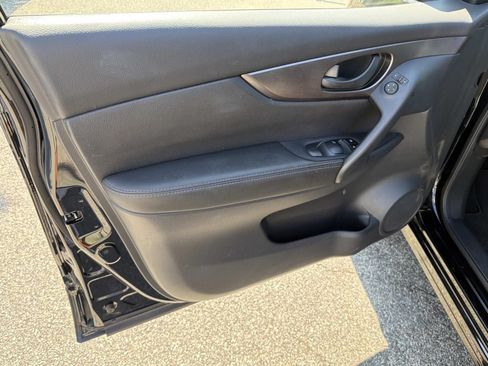 Used 2022 Nissan Rogue Sport S FWD image 10