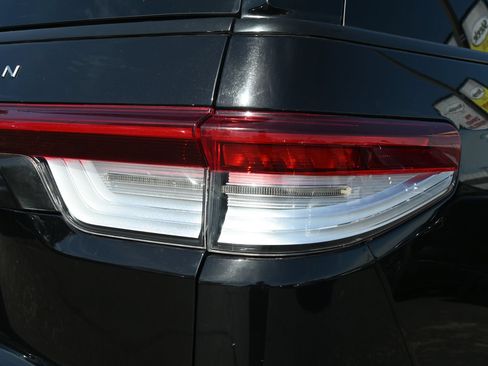Used 2023 Lincoln Navigator Reserve AWD/4WD image 22