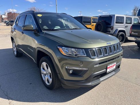 Used 2019 Jeep Compass Latitude w/ Cold Weather Group image 4