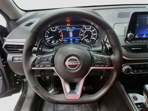 Used 2025 Nissan Altima 2.5 SR FWD image 11