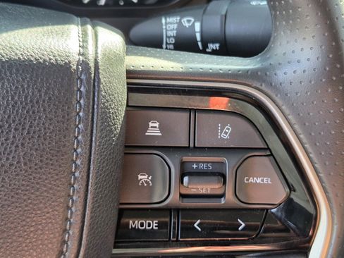 Used 2022 Toyota Tundra SR5 w/ SR5 Convenience Package image 24