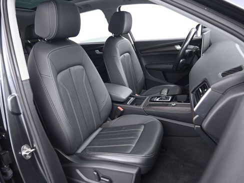 Used 2021 Audi Q5 e Premium Plus w/ Premium Plus Package AWD/4WD image 23