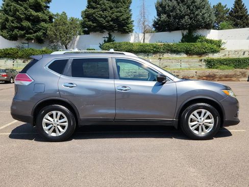 Used 2015 Nissan Rogue SV w/ SV Moonroof Package image 2