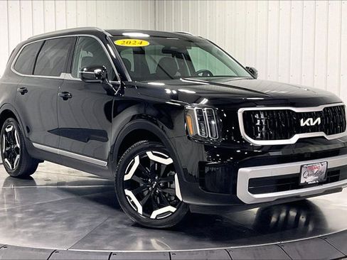 Used 2024 Kia Telluride EX w/ EX Captain's Chair Package AWD/4WD image 3