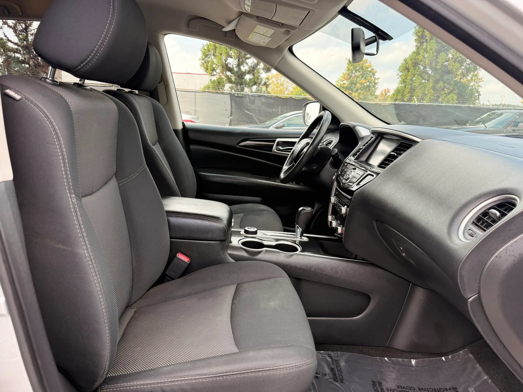 Used 2018 Nissan Pathfinder SV AWD/4WD image 18